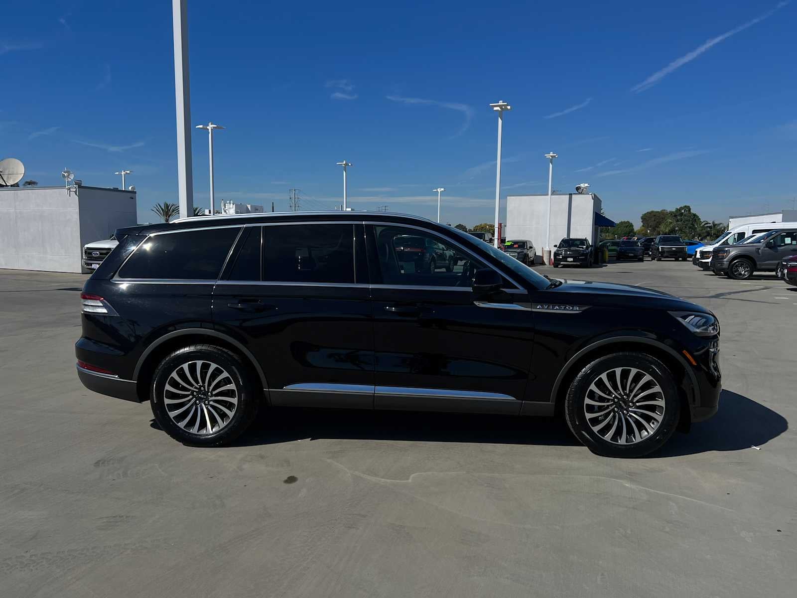 2023 Lincoln Aviator Standard