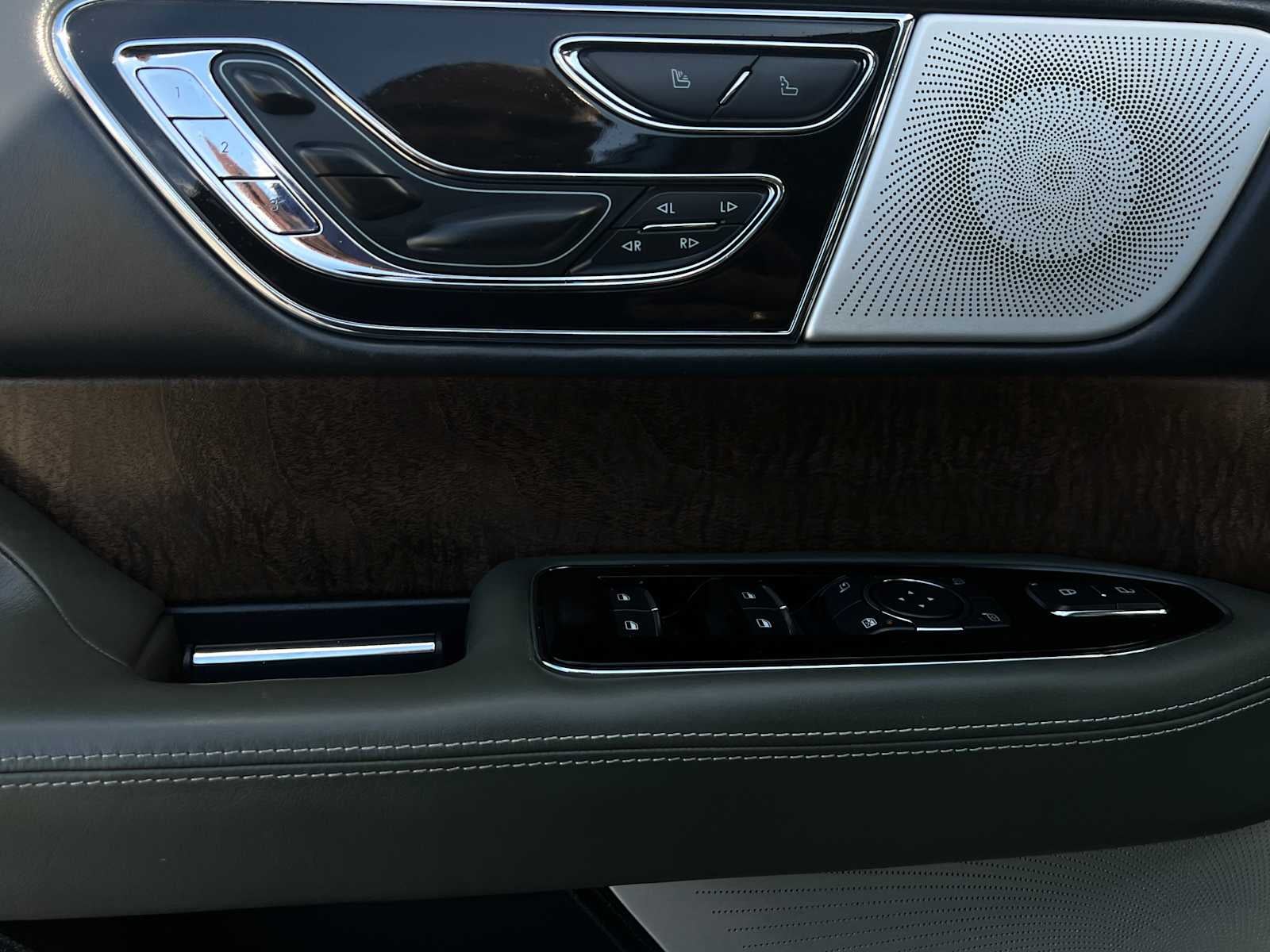 2022 Lincoln Navigator L Black Label