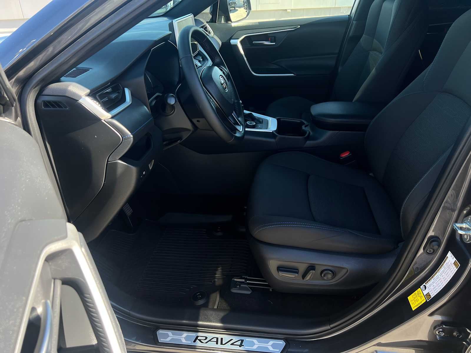 2025 Toyota RAV4 Hybrid SE